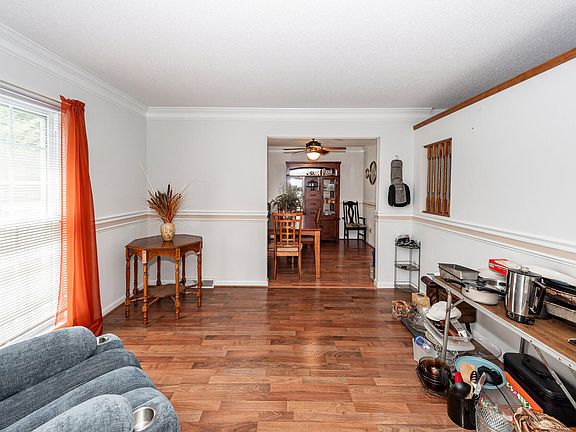 5th image of 309 Grouse Rd