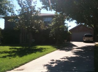 8436 Stephanie Dr, North Richland Hills, TX 76182