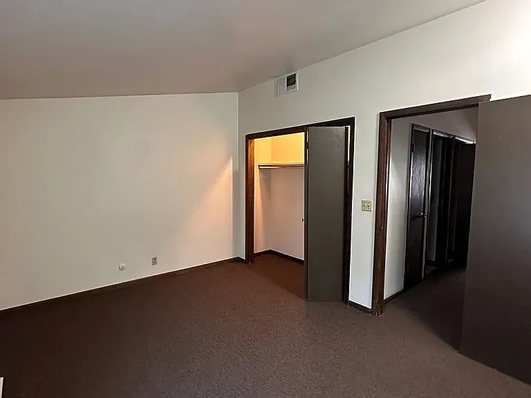 2600 Rice St — Photo 4