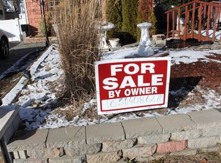 76 E Hollywood Ave, Lindenhurst, NY 11757