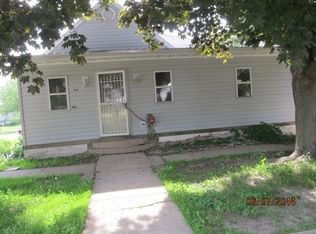 901 S 15th Ave, Freeport, IL 61032