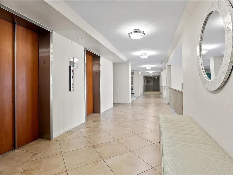 707 S Gulfstream Ave #906 — Photo 49