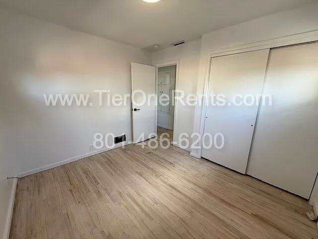 556 S Navajo St — Photo 11