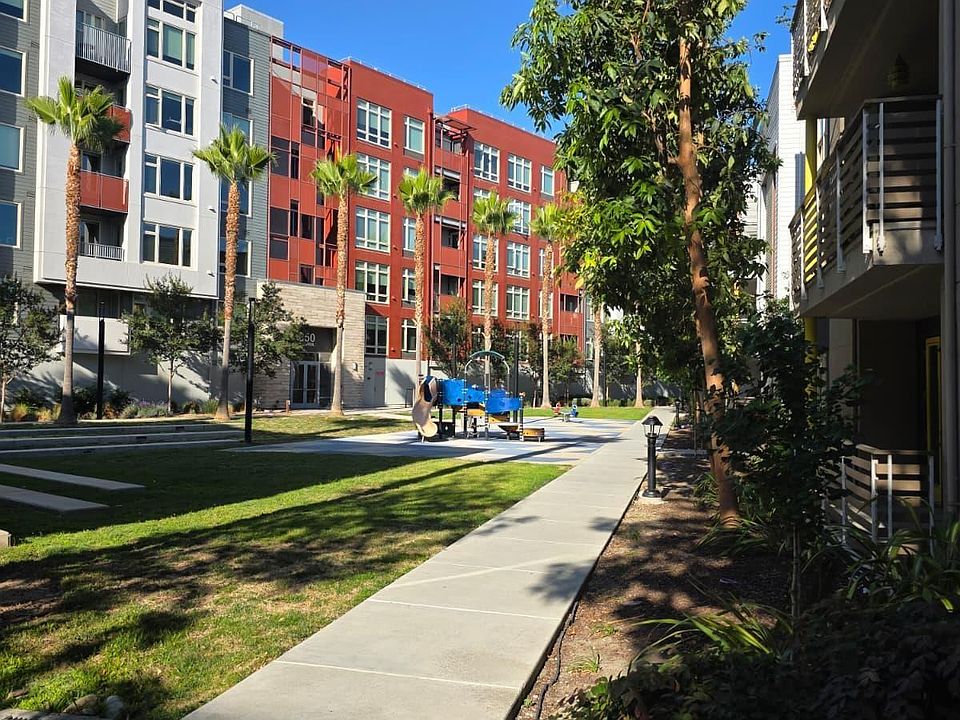 1st image of 380 Riesling Ave Unit 33