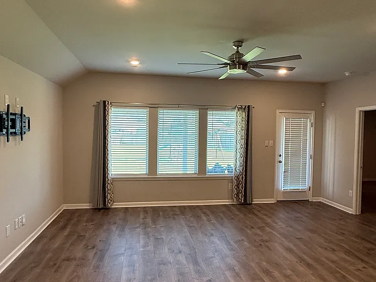 118 Eagle Lake Dr — Photo 10