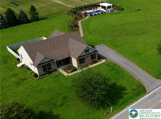 101 Cider Mill Rd, Mertztown, PA 19539