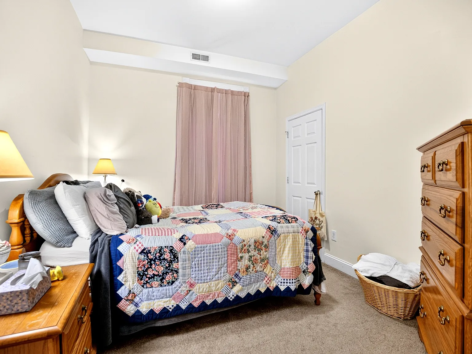 2 bed, 1500 sqft, $1,800 — Photo 2