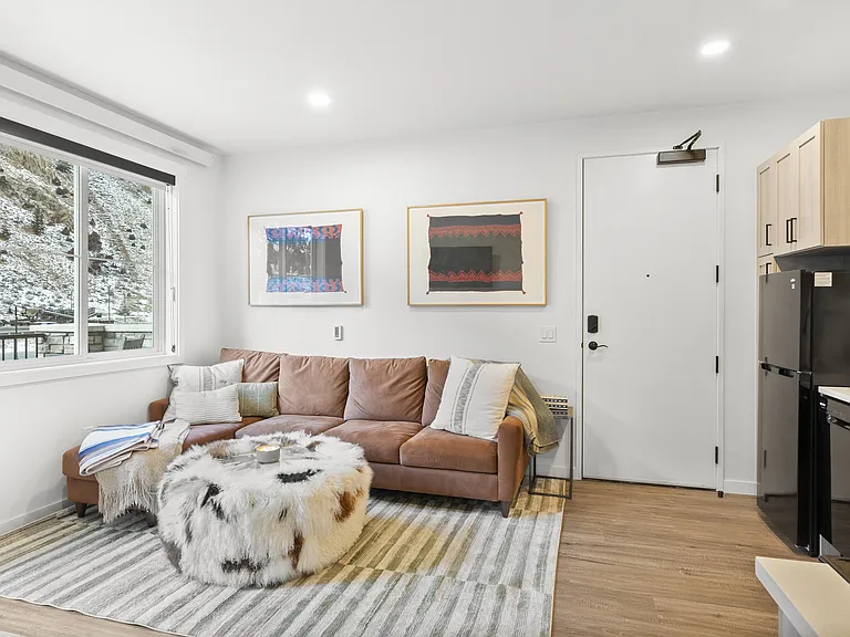 2111 Hummingbird Way #102 — Photo 6