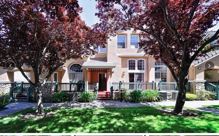 1st image of 1028 Phoenix St