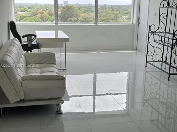 1200 NE Miami Gardens Dr, Miami, FL