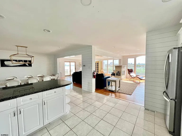 24 Ocean Dr W — Photo 11