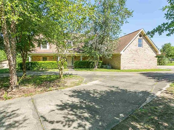 2nd image of 1001 Summer Shade Ln