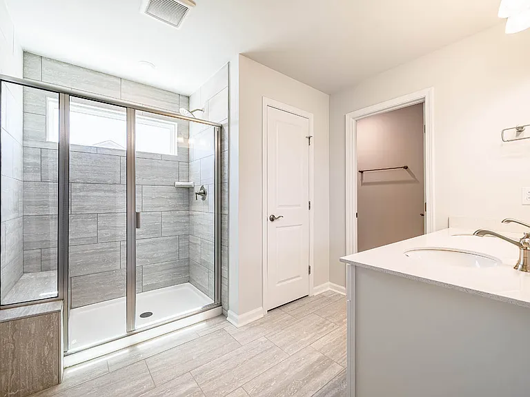 1400 Hollyview Ave — Photo 29
