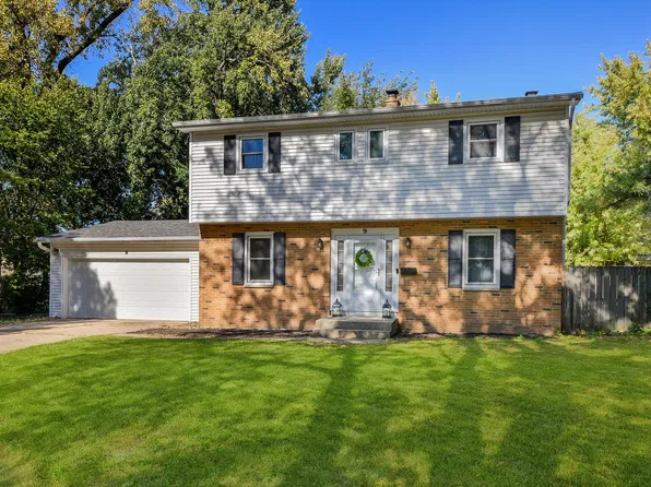 9 Moraine Ter, Dekalb, IL 60115