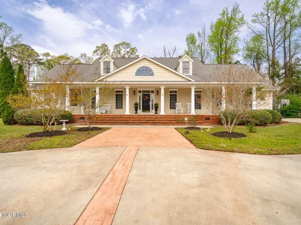 104 Brigadoon Court, New Bern, NC 28562