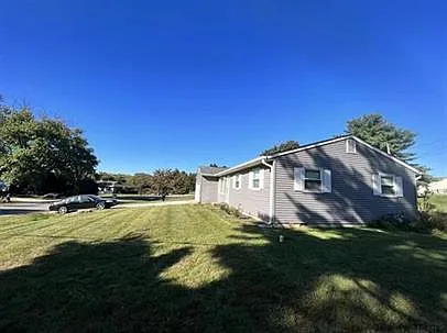 4111 E Deckard Dr — Photo 3