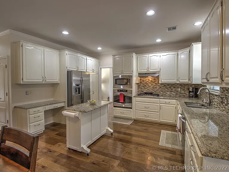 2422 S Redwood Pl — Photo 11