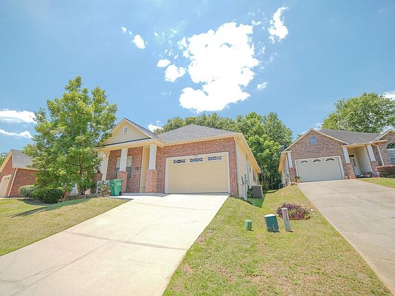 2nd image of 5569 Hampton Hill Cir