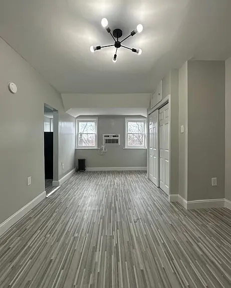 54 Grove St #3R — Photo 2