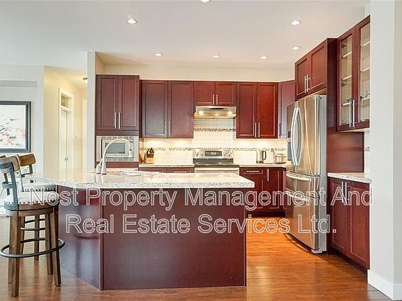 3rd image of 71 White St