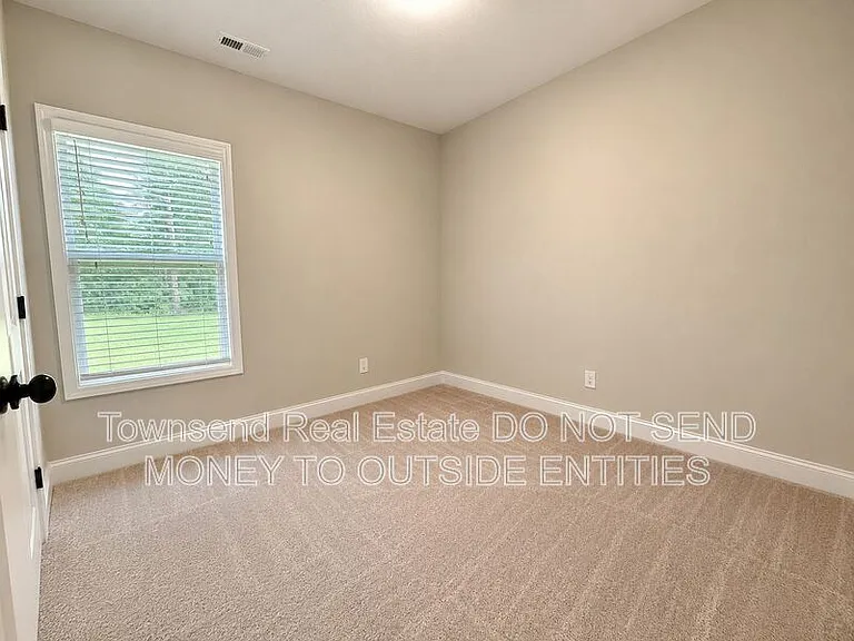 621 Blawell Cir — Photo 14