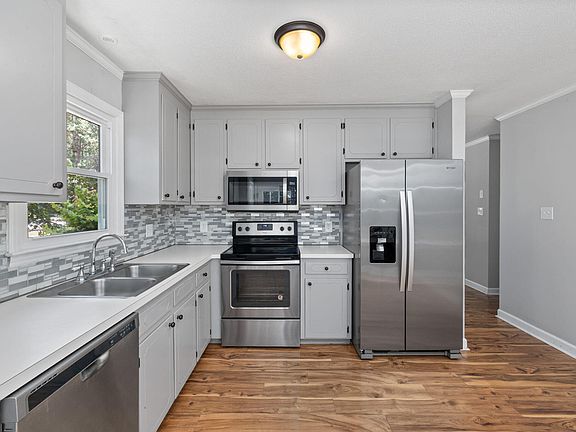 3rd image of 3816 Longdale Dr
