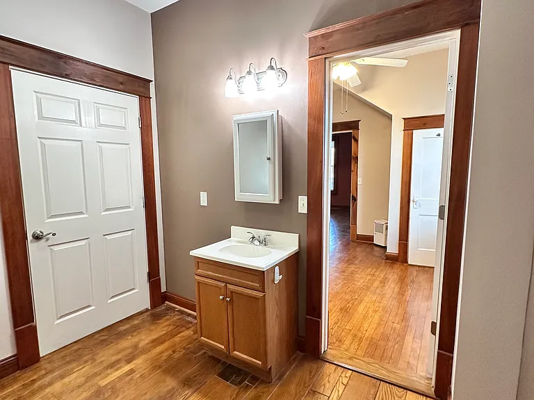 923 E Hillcrest Dr #2 — Photo 22