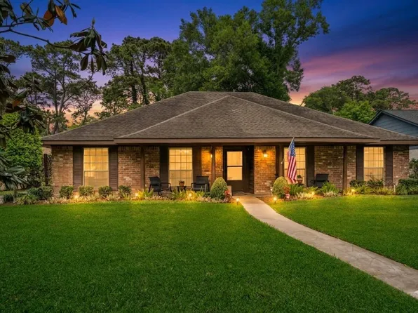 10710 Idlebrook Dr, Houston, TX 77070