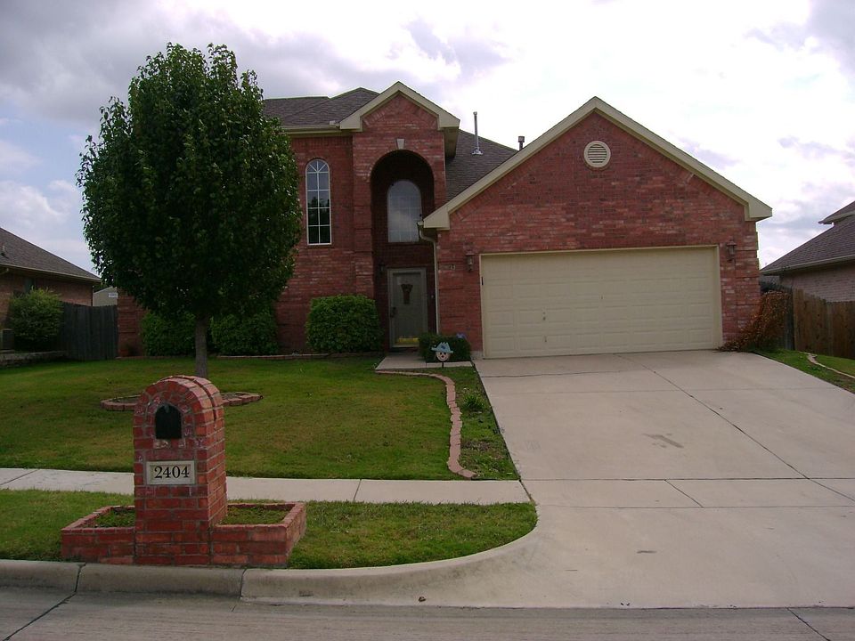 Front of Home, Well Landscaped