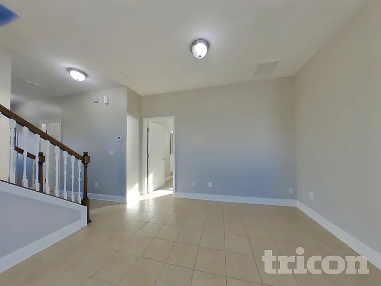 3088 Holly Grove Ln — Photo 2