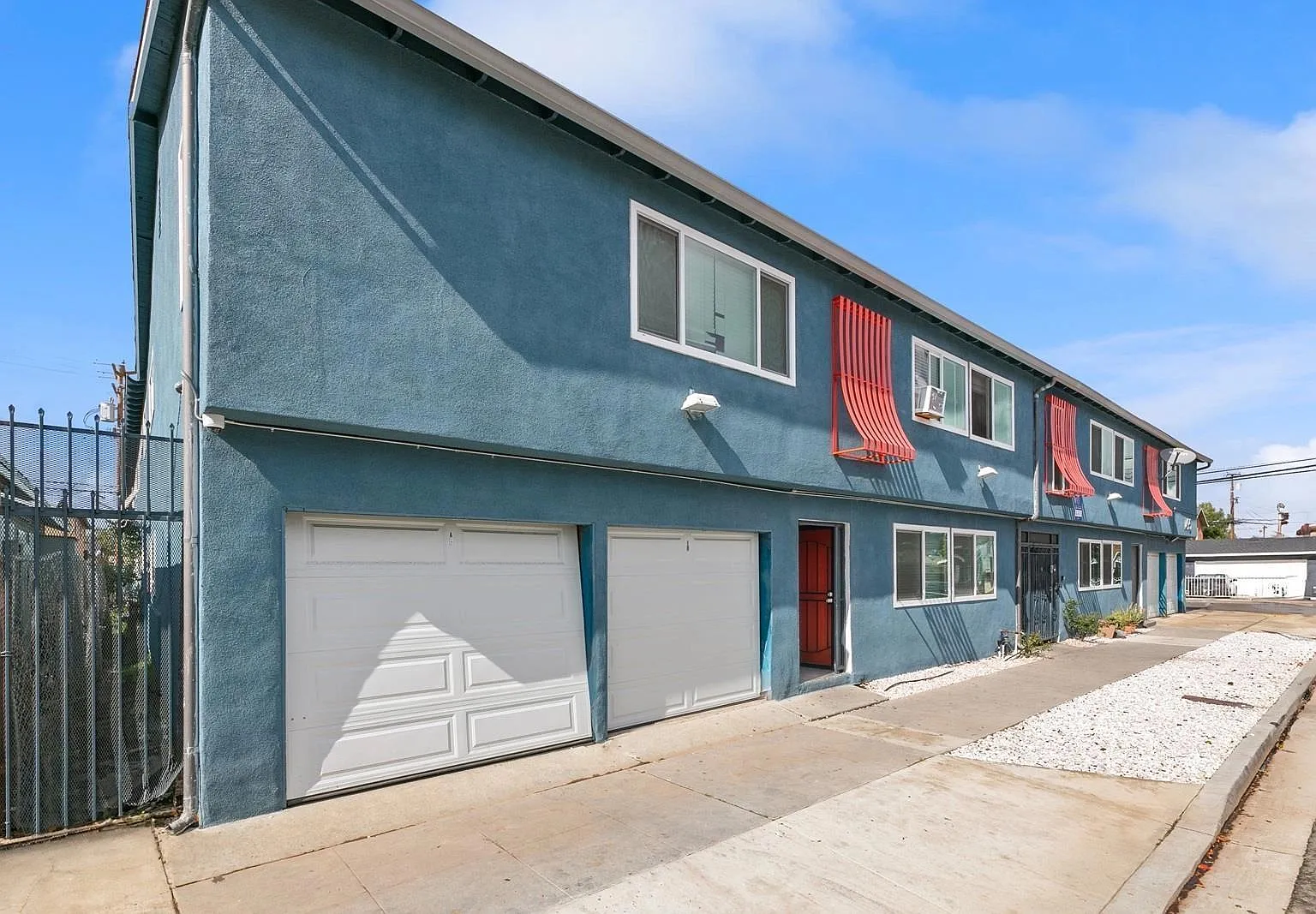 1495 Peterson Ave — Photo 1