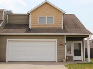 611 Walters Dr, Manhattan, KS 66502