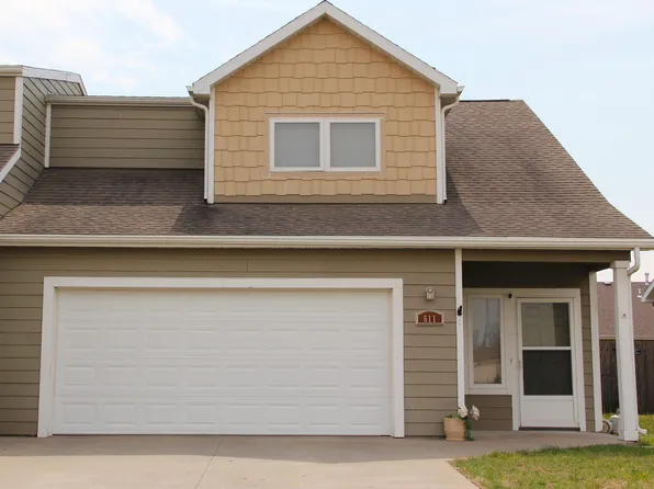 611 Walters Dr, Manhattan, KS 66502