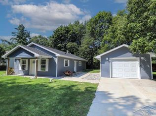 319 Rowe Ct, Midland, MI 48640