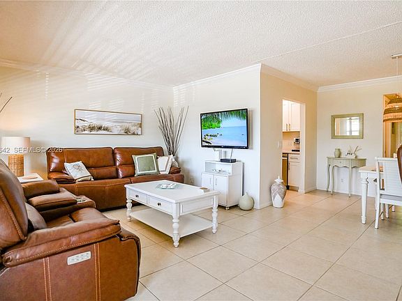 2nd image of 62 Prescott C #62