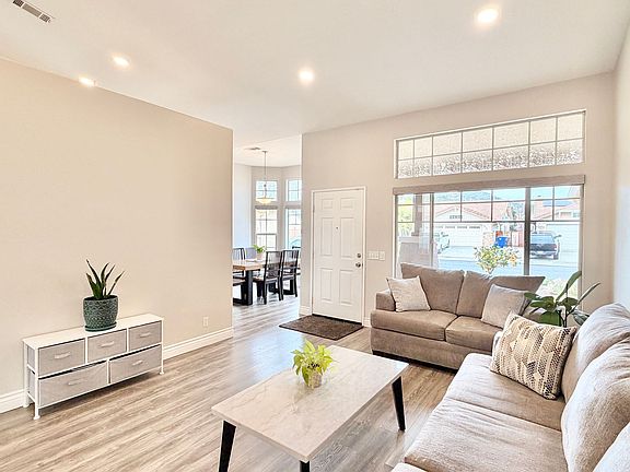 3rd image of 4853 Lake Shore Pl