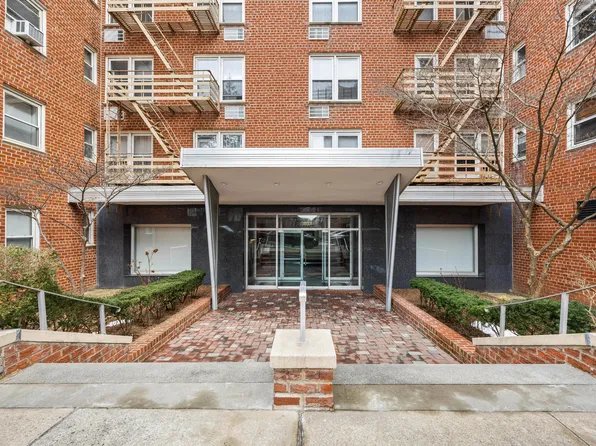 1717 East 18th Street image 1 of 16