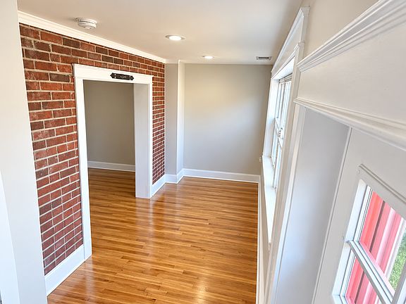2nd image of 242 33rd St NE