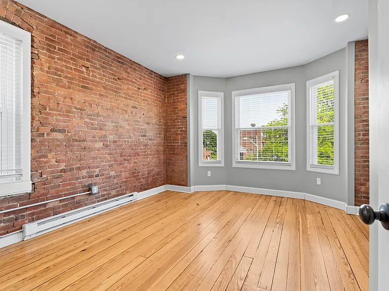 296 Main St #6 — Photo 7