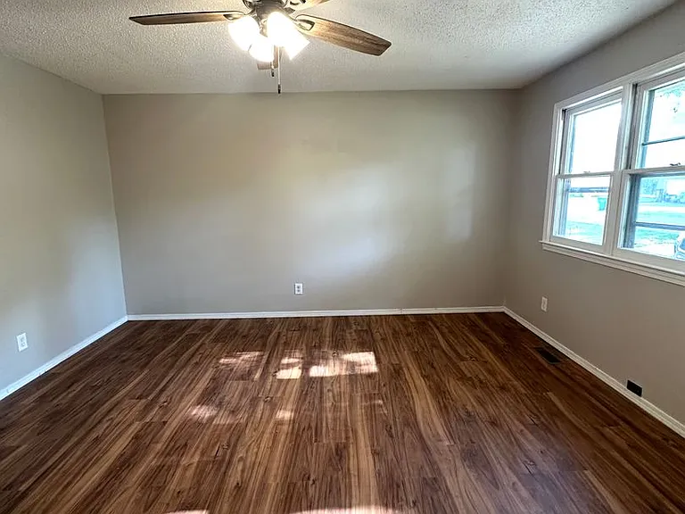 209 S Dale Ave — Photo 5