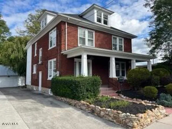 537 E Penn St, Bedford, PA 15522