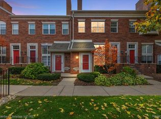 1510 Maryland Club Dr, Royal Oak, MI 48067