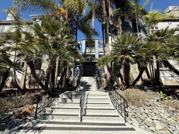 1756 Essex St Unit 208