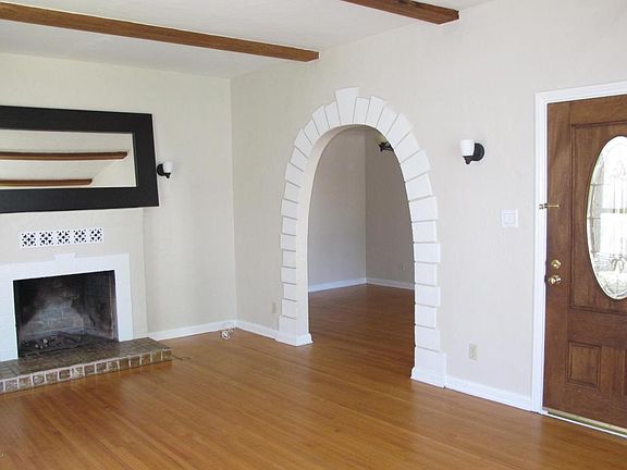 4th image of 1566 S Crescent Heights Blvd