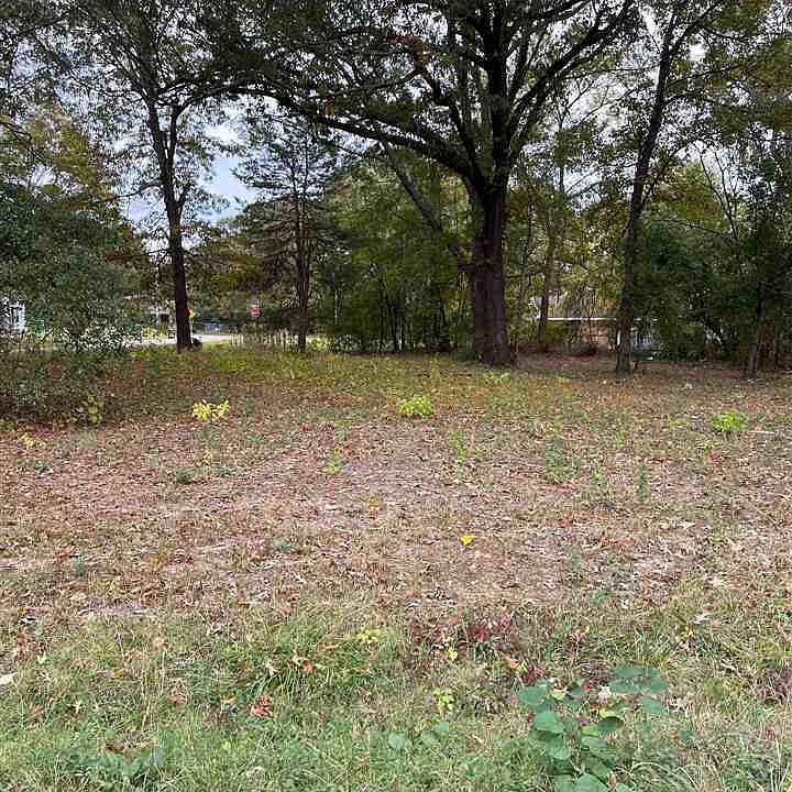 2nd image of 3605 Davis St