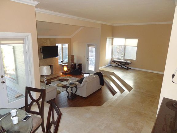 Dinning/Living room area