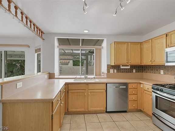 4th image of 9424 Rolling Ridge Ln