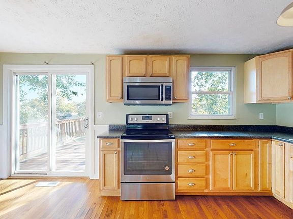 5th image of 813 Kenmar Dr