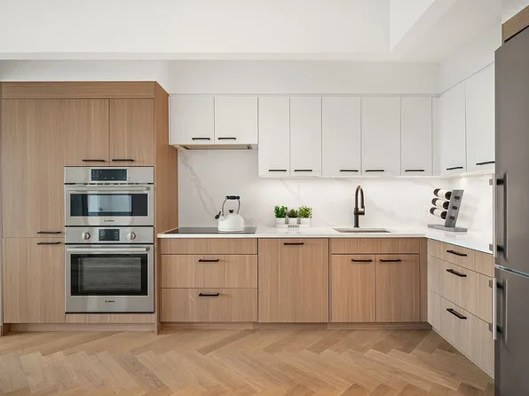 22-54 46th St #202, Astoria, NY 11105