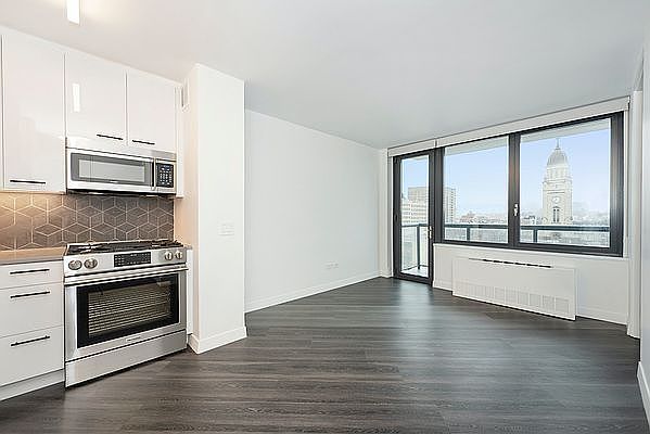 1st image of 250 E Houston St APT 9A